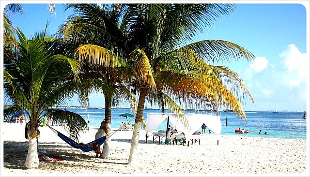 A beach on Isla Mujeres in Mexico where we would move to