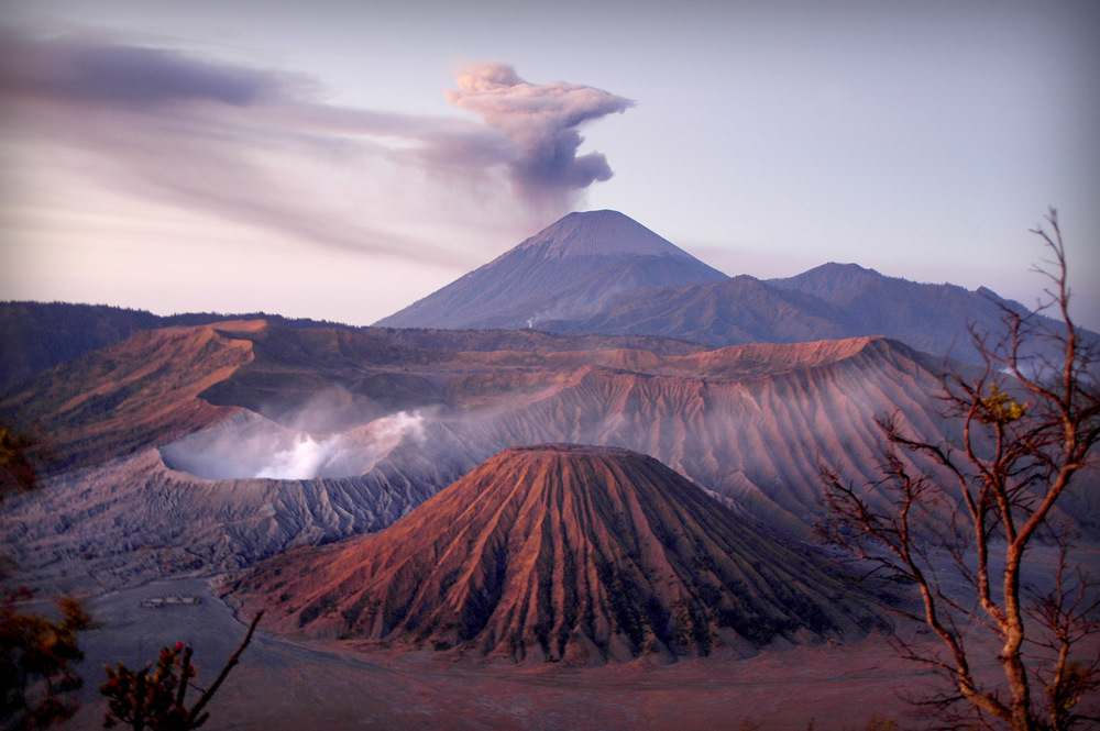DSC_0411-3 Bromo mountain at sunrise