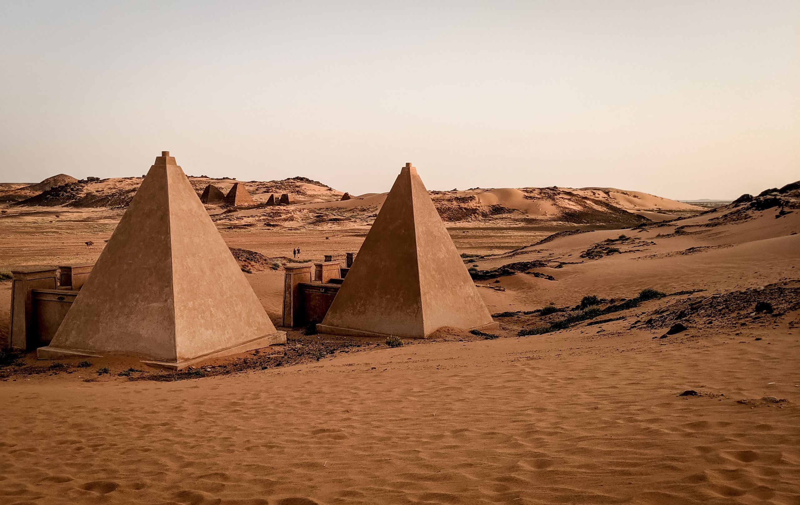 glimpses sudans pyramids